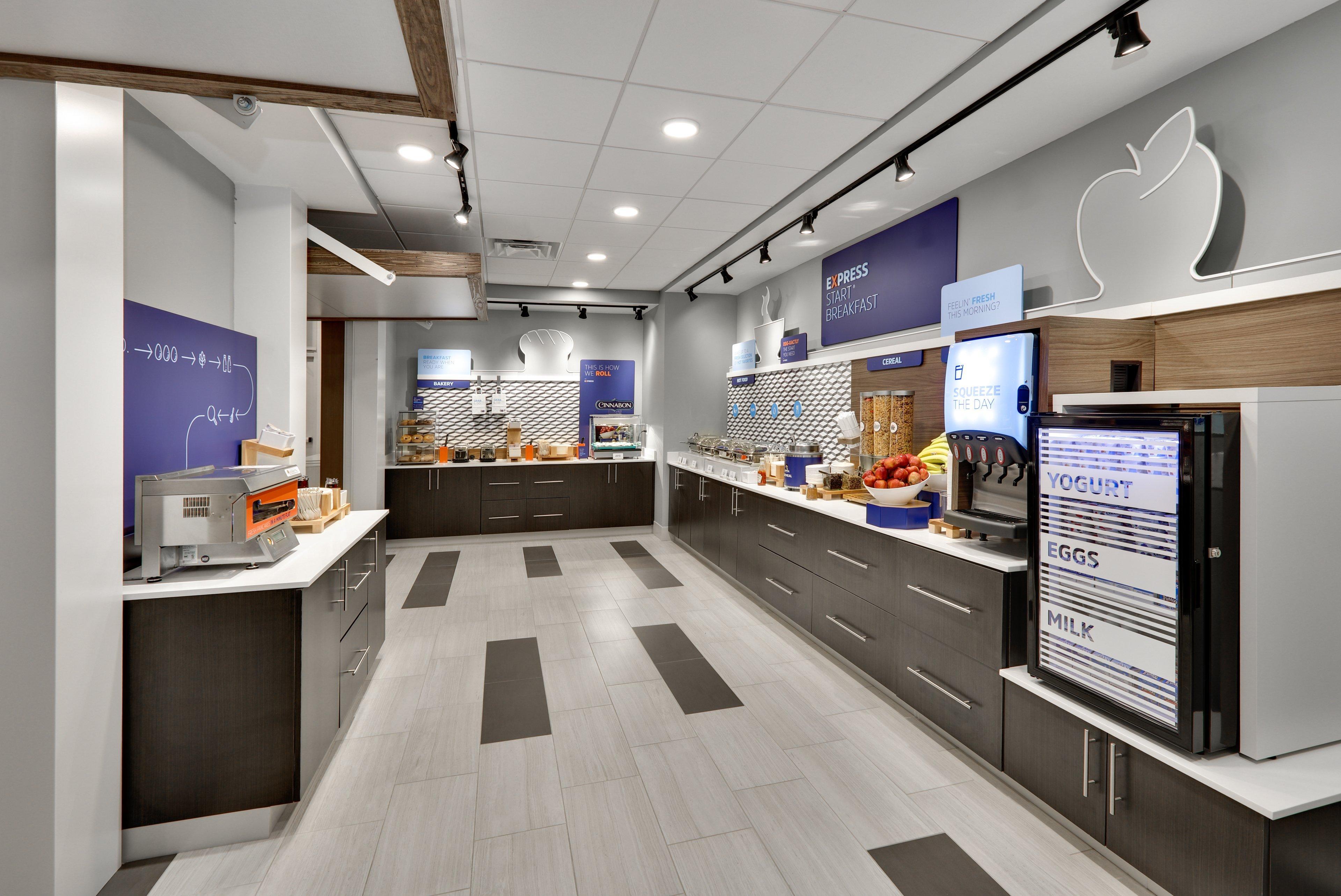 Express & East - Richardson By Ihg Hotel 3*