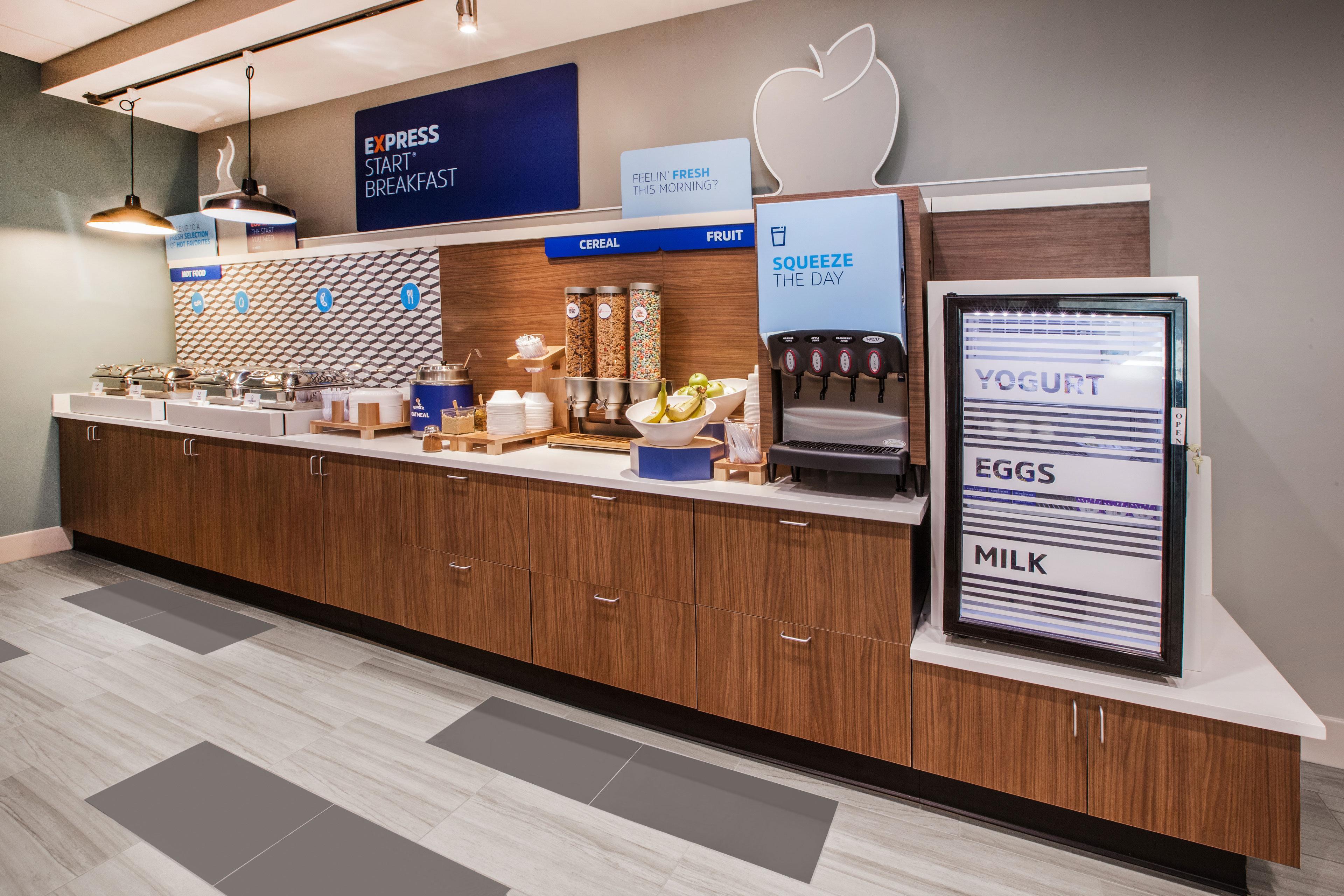 Express & East - Richardson By Ihg Hotel 3*