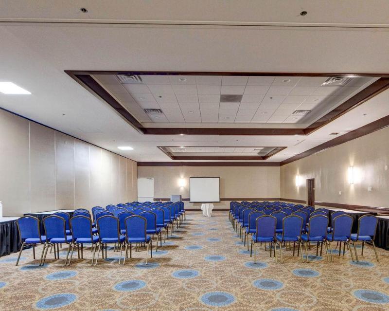 Express & East - Richardson By Ihg Hotel