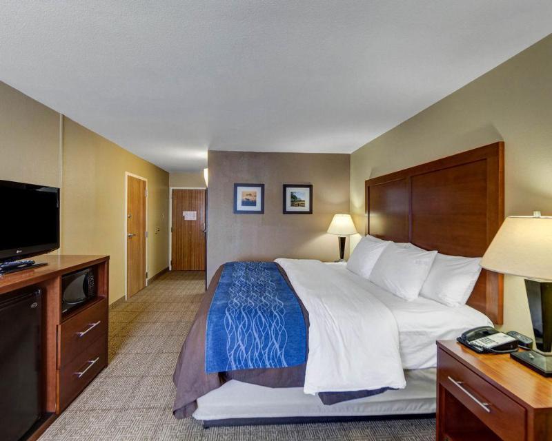 Express & East - Richardson By Ihg Plano