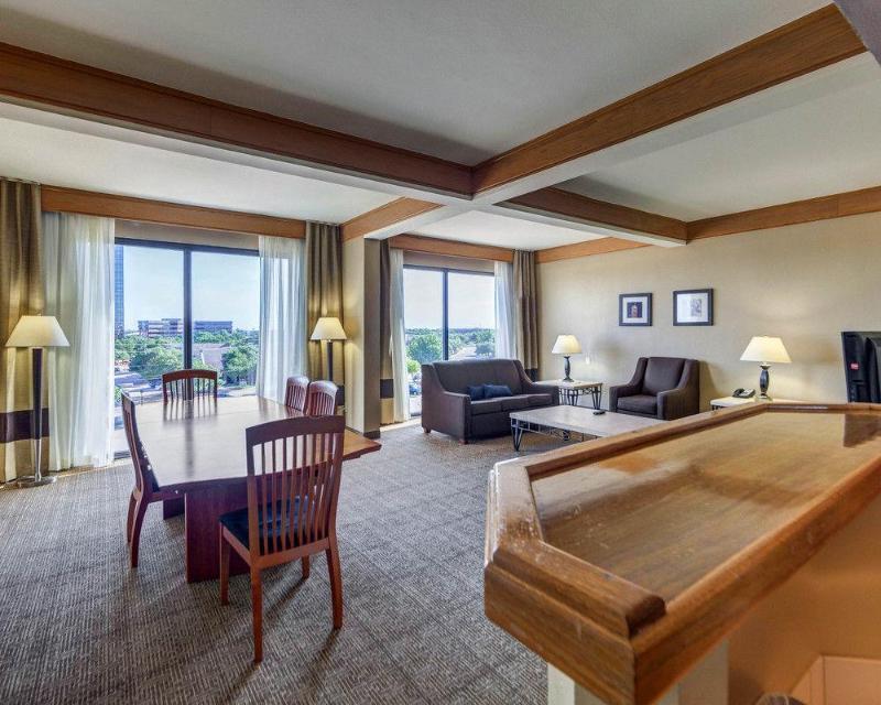 Hotel Express & East - Richardson By Ihg 3*