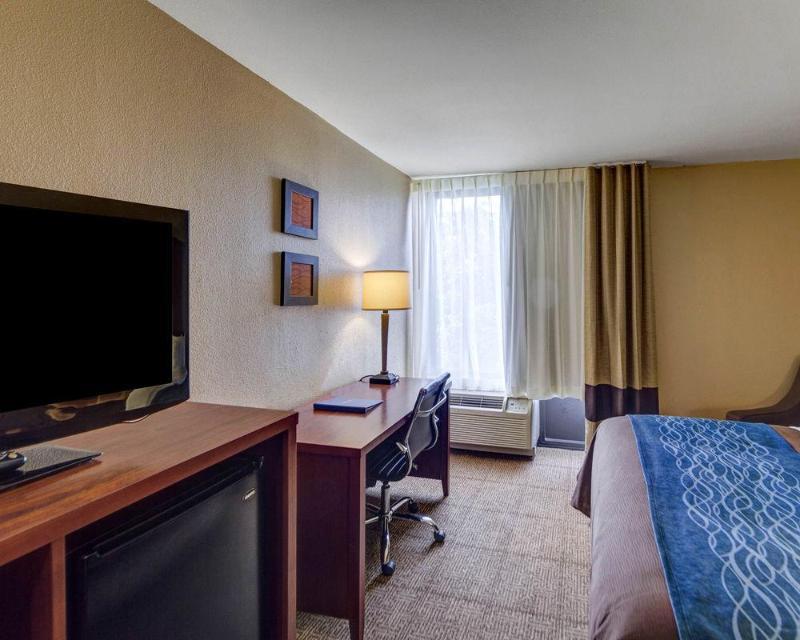 Hotel Express & East - Richardson By Ihg 3*