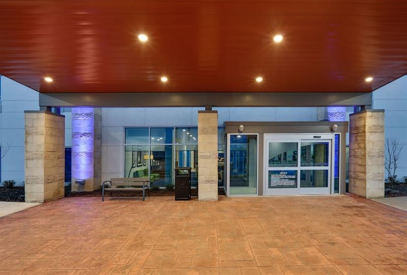 Express & East - Richardson By Ihg Hotel 3*
