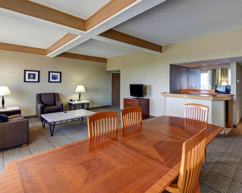Express & East - Richardson By Ihg 3* Plano